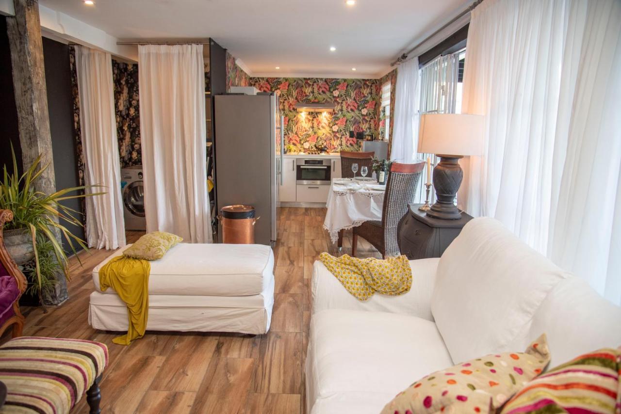 La Lupa Nera Apartment Книсна Екстериор снимка